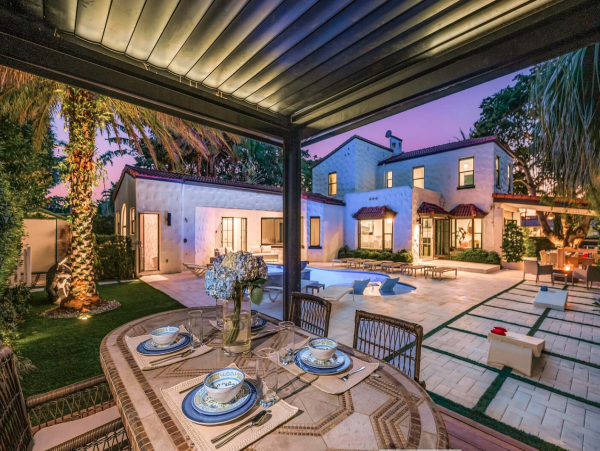 Luxurious 4-Bedroom Retreat Near Las Olas Blvd with Heated Pool